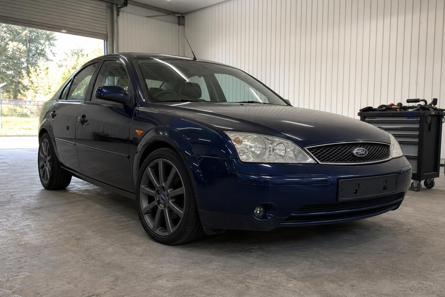 Ford Mondeo — anthracite wheels