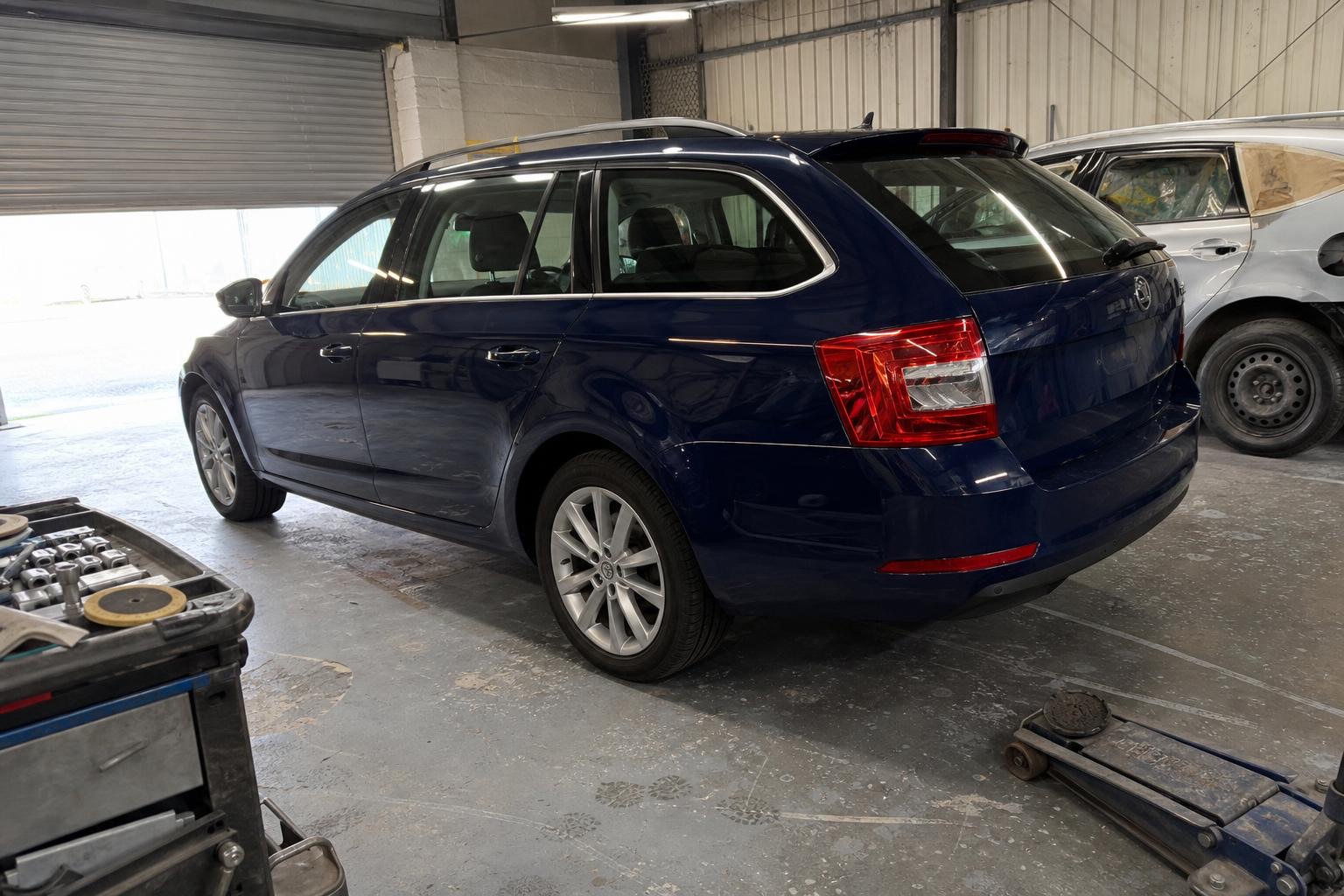 Škoda Octavia Combi — rear side repair