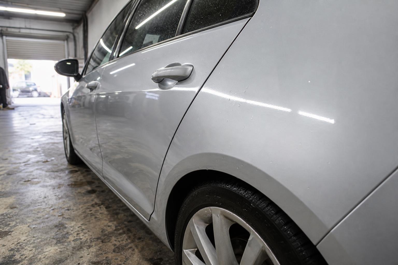 Volkswagen Golf — door and wing