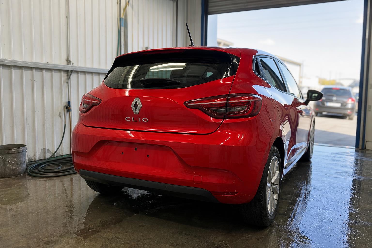 Renault Clio — rear end