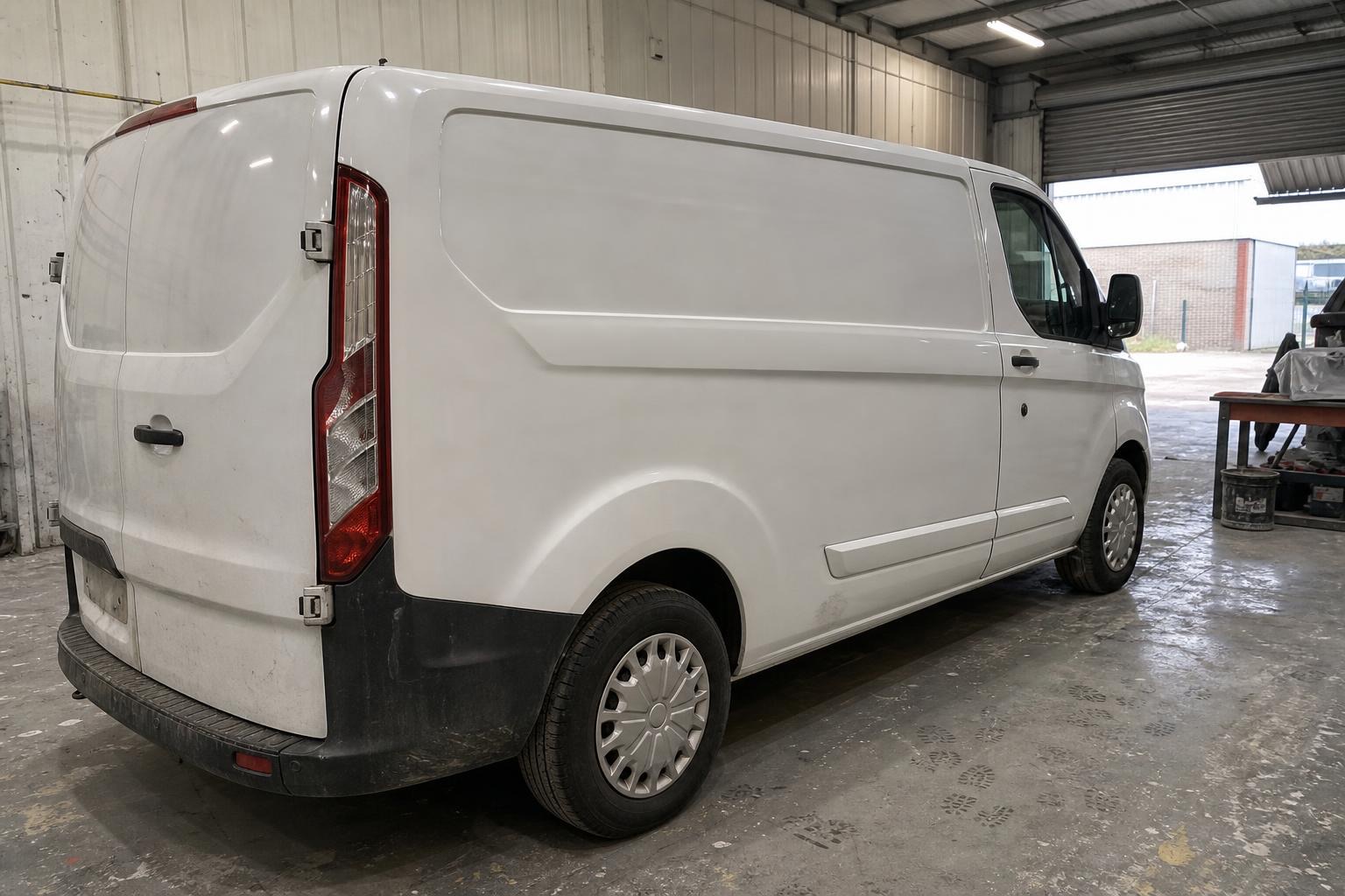 Ford Transit Custom — side panel