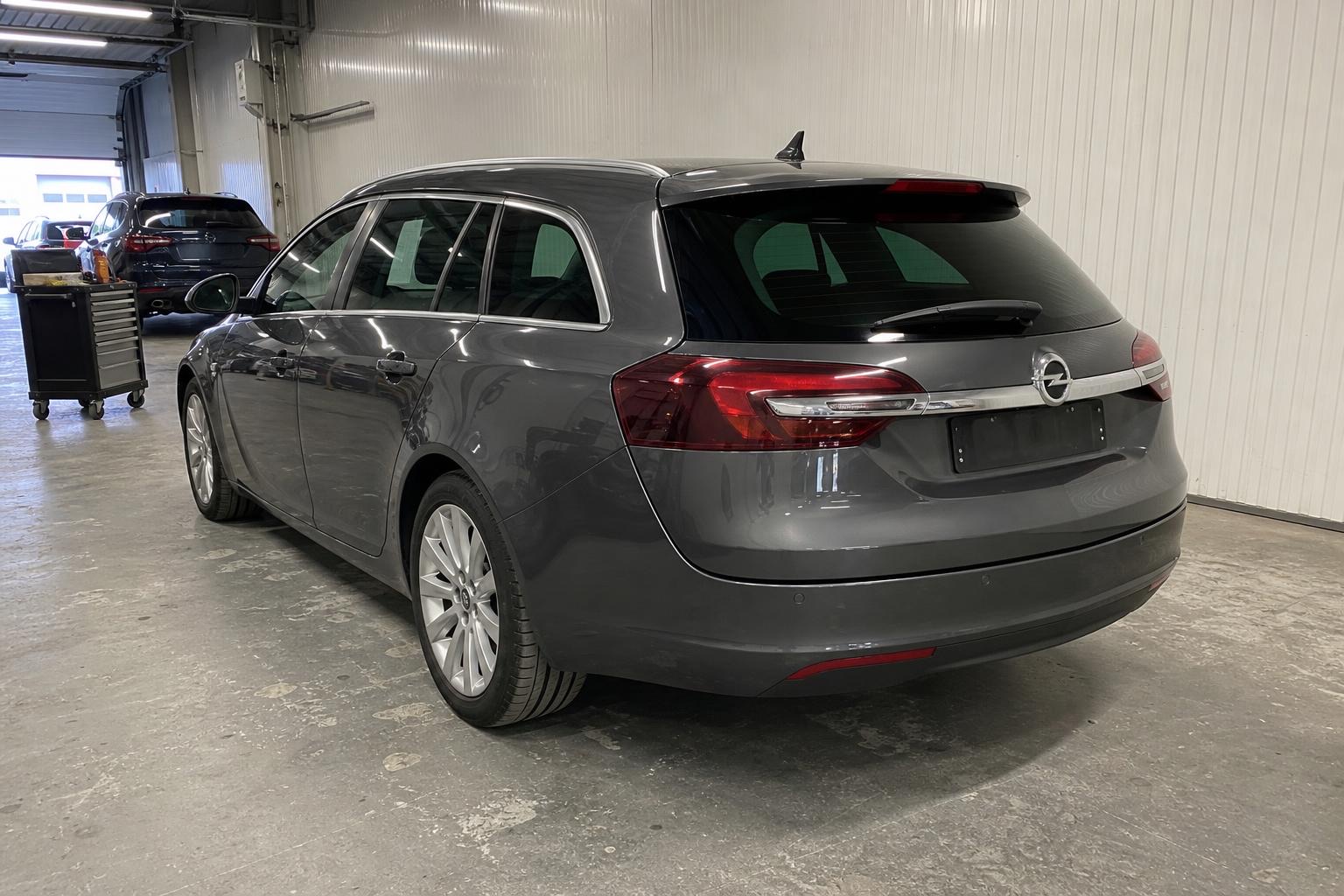 Opel Insignia po opravě boku