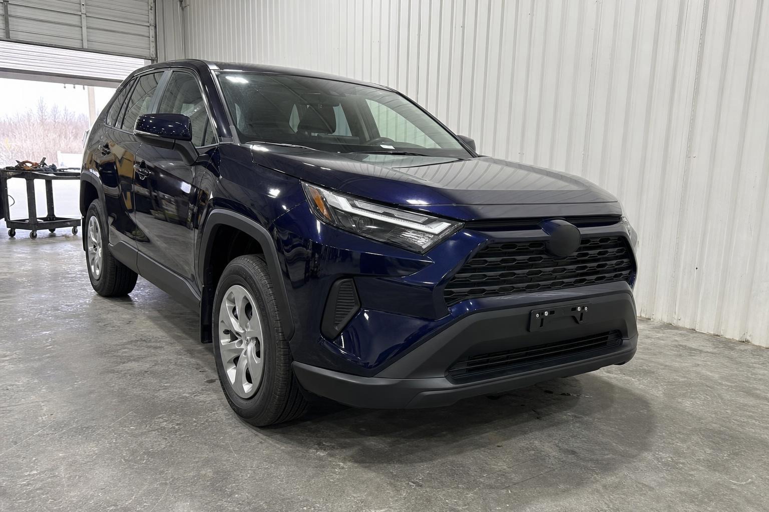 Toyota RAV4 opravená po čelní nehodě
