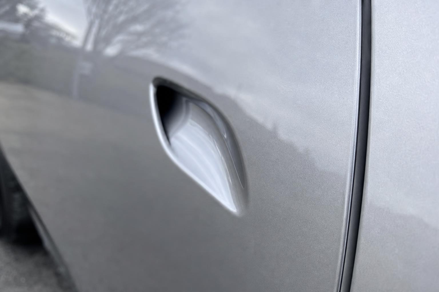Handles and door edges