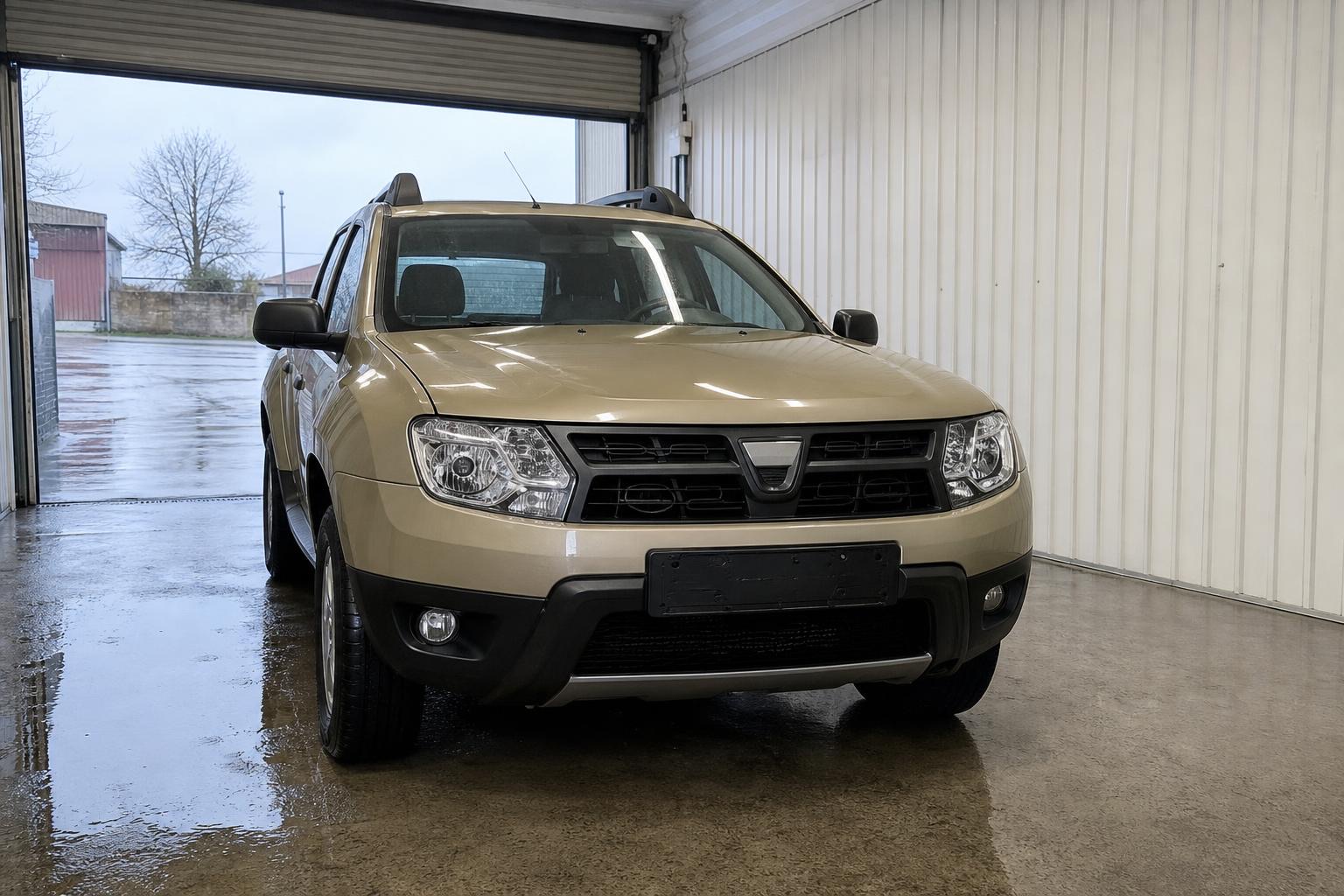 Dacia Duster — both headlights